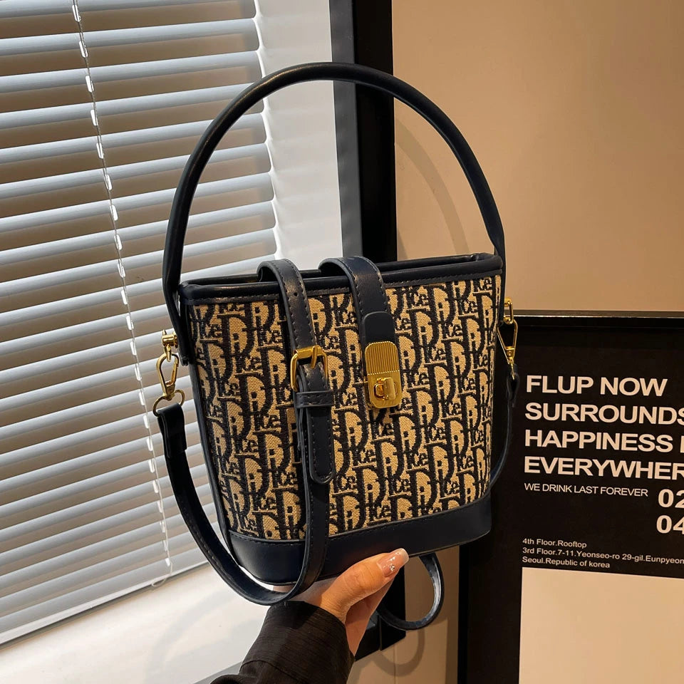 Handbags. High-grade fashion handbag bag female 2025 new autumn and winter retro leisure bucket bag minority design shoulder bag