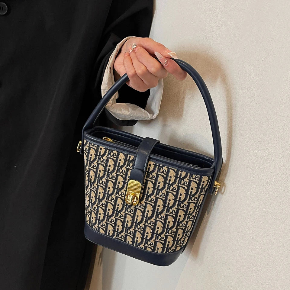 Handbags. High-grade fashion handbag bag female 2025 new autumn and winter retro leisure bucket bag minority design shoulder bag