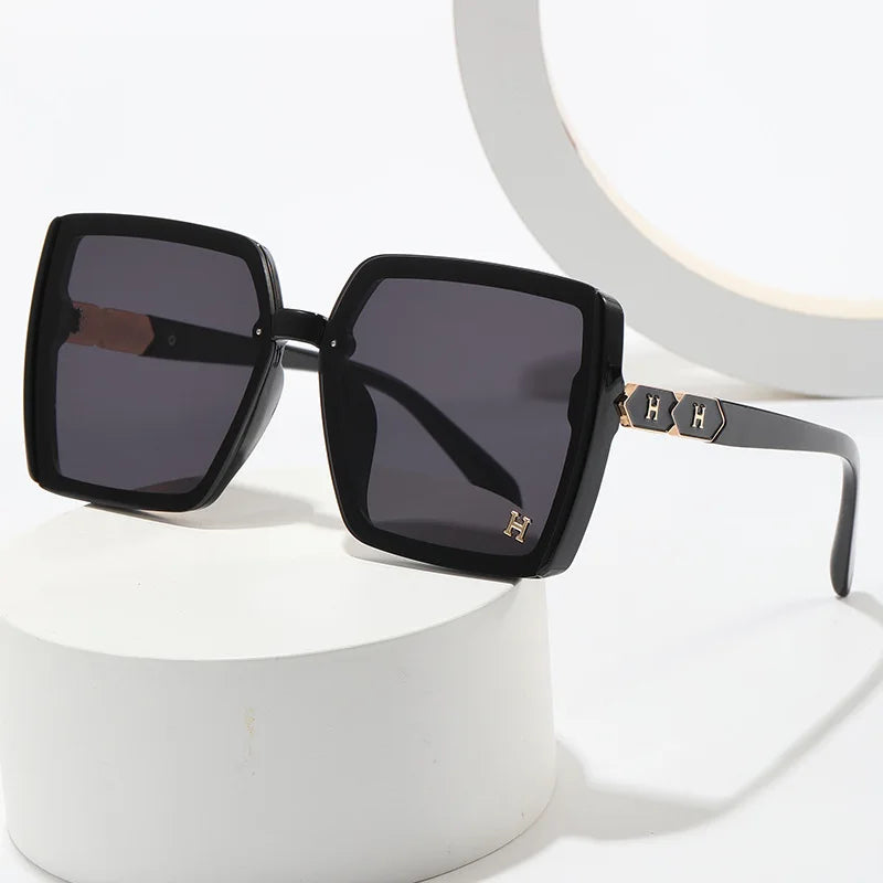 Women's Sunglasses Fashion Big Fram Personality Letter Solid Color Simple Popular Sunglasses Okulary Przeciwsłoneczne Damskie