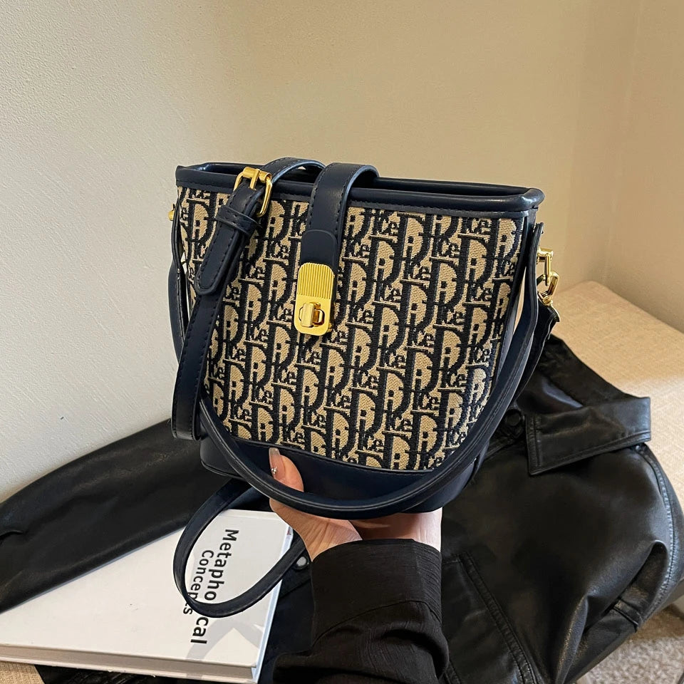 Handbags. High-grade fashion handbag bag female 2025 new autumn and winter retro leisure bucket bag minority design shoulder bag
