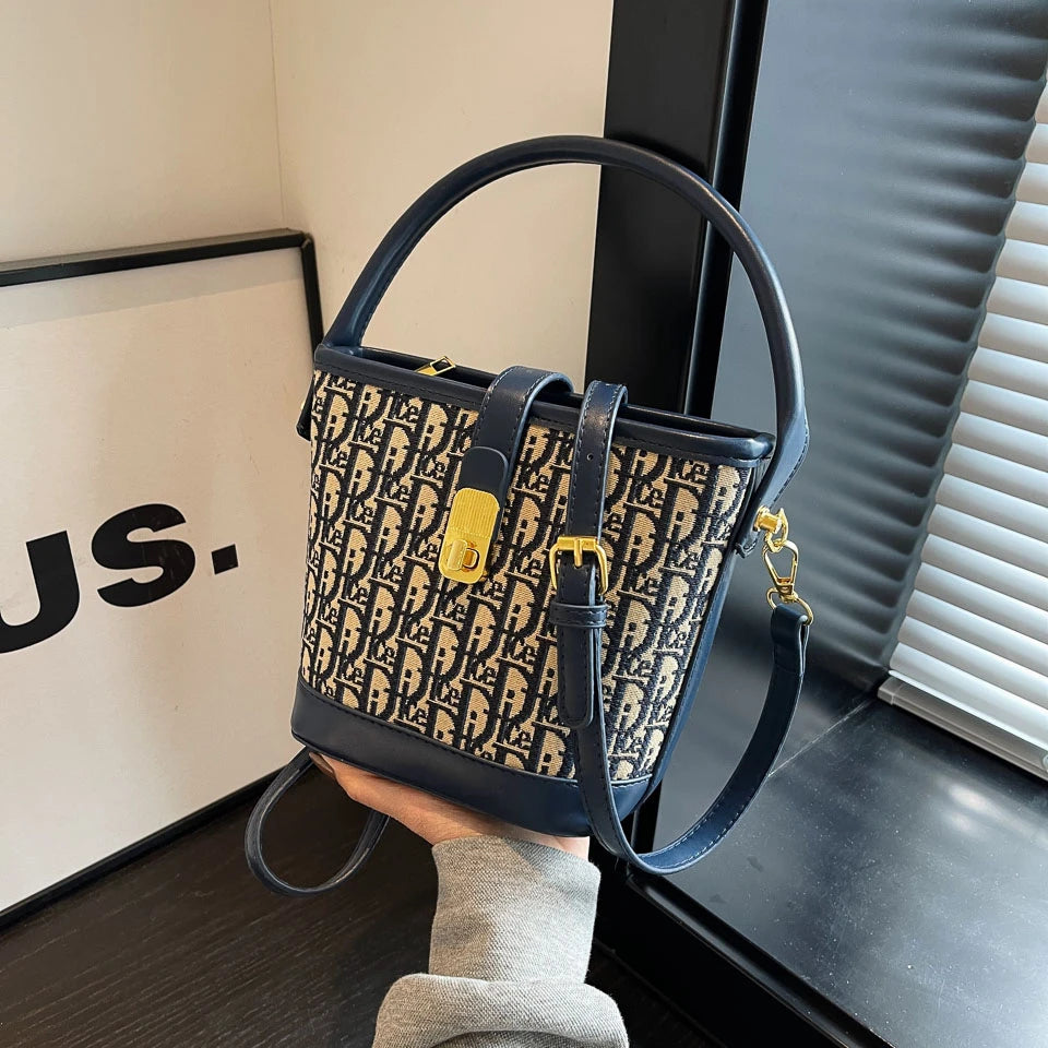 Handbags. High-grade fashion handbag bag female 2025 new autumn and winter retro leisure bucket bag minority design shoulder bag