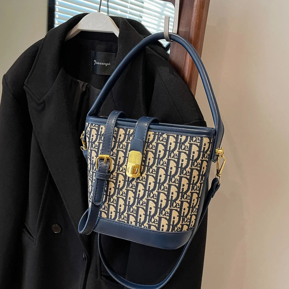 Handbags. High-grade fashion handbag bag female 2025 new autumn and winter retro leisure bucket bag minority design shoulder bag