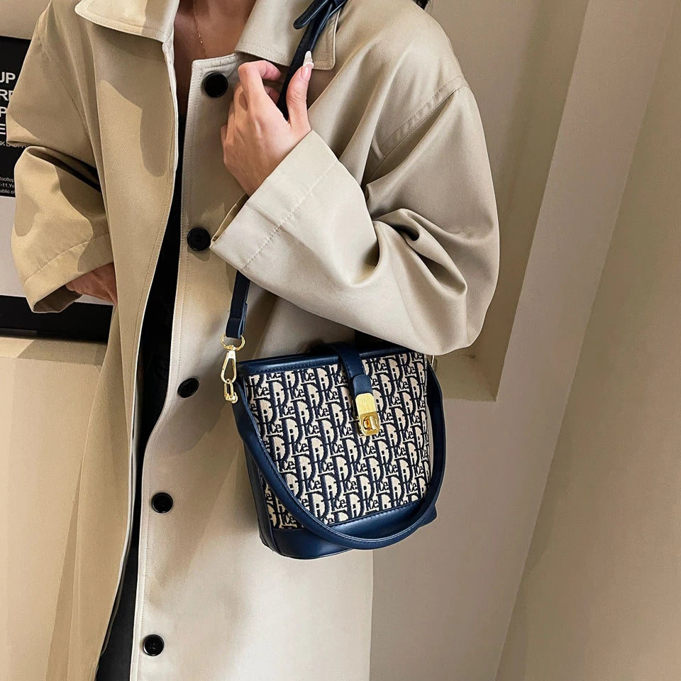 Handbags. High-grade fashion handbag bag female 2025 new autumn and winter retro leisure bucket bag minority design shoulder bag