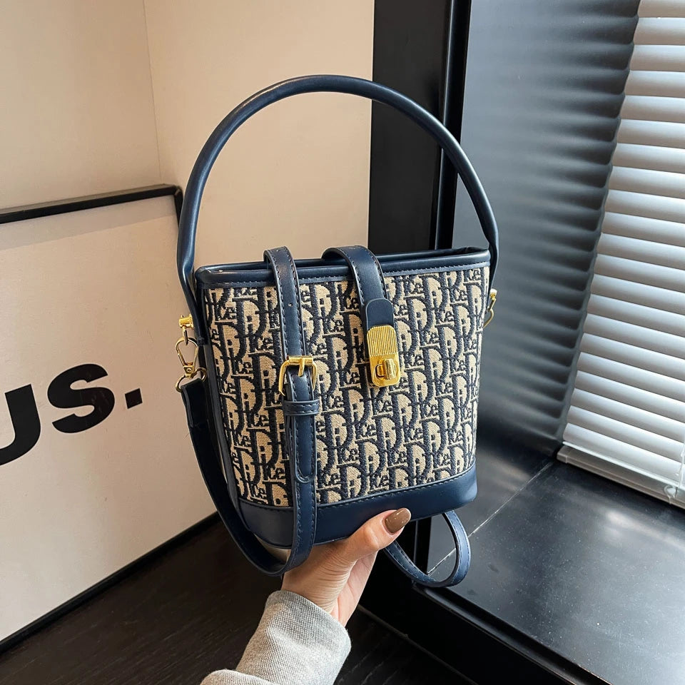 Handbags. High-grade fashion handbag bag female 2025 new autumn and winter retro leisure bucket bag minority design shoulder bag