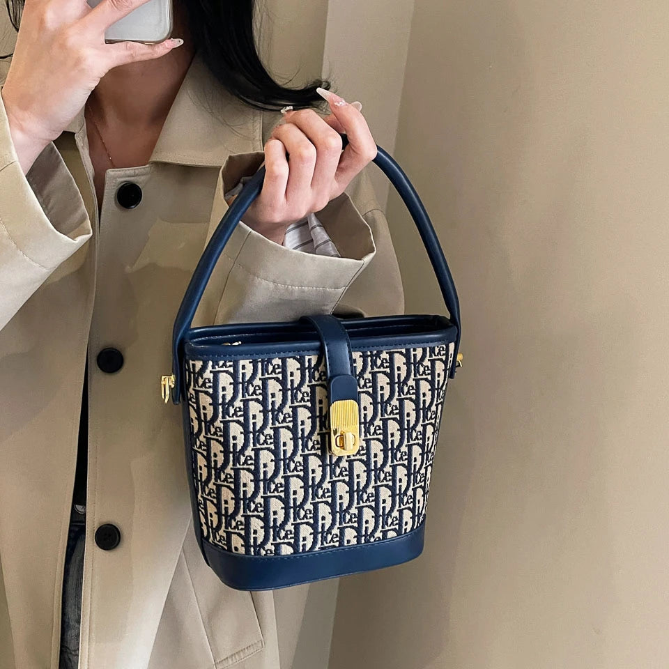 Handbags. High-grade fashion handbag bag female 2025 new autumn and winter retro leisure bucket bag minority design shoulder bag