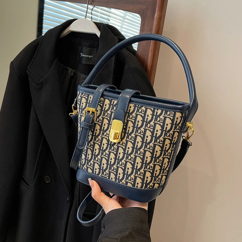 Handbags. High-grade fashion handbag bag female 2025 new autumn and winter retro leisure bucket bag minority design shoulder bag