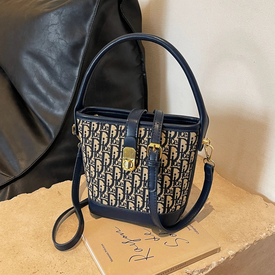 Handbags. High-grade fashion handbag bag female 2025 new autumn and winter retro leisure bucket bag minority design shoulder bag