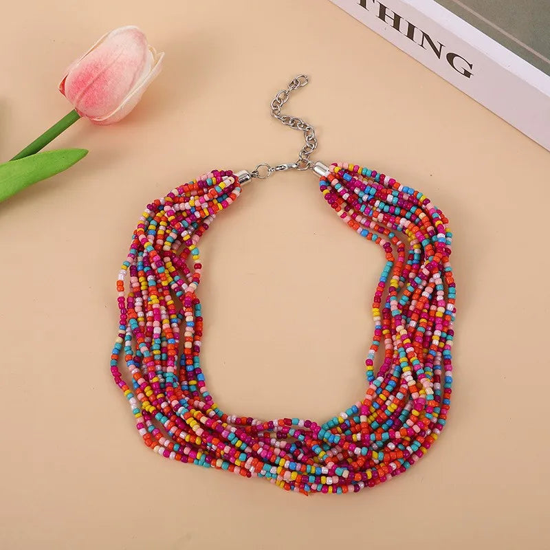 A fashionable multi-layered necklace with a simple and elegant feminine charm. A retro and exaggerated collarbone chain